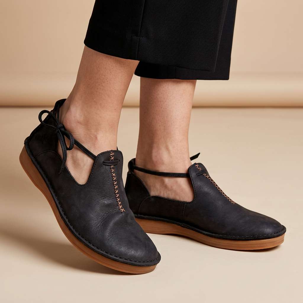 Velora | Comfortable Moccasins with Adjustable Strap